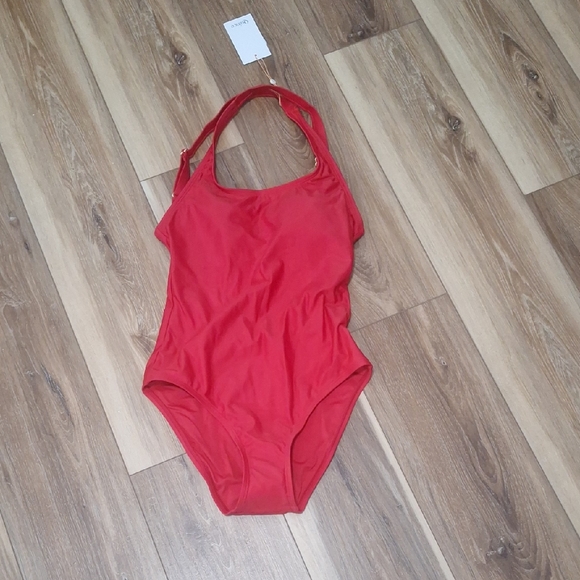 Quince Italian Cross-Back One-Piece Swimsuit Cherry M NWT - Picture 3 of 3